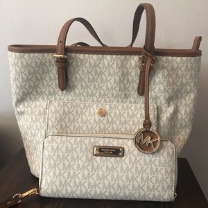 Michael Kors matching purse and wallet